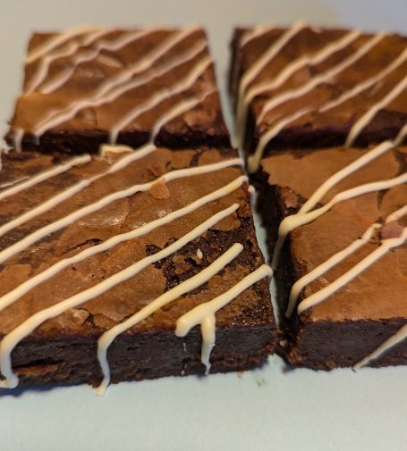 4 chocolate brownies